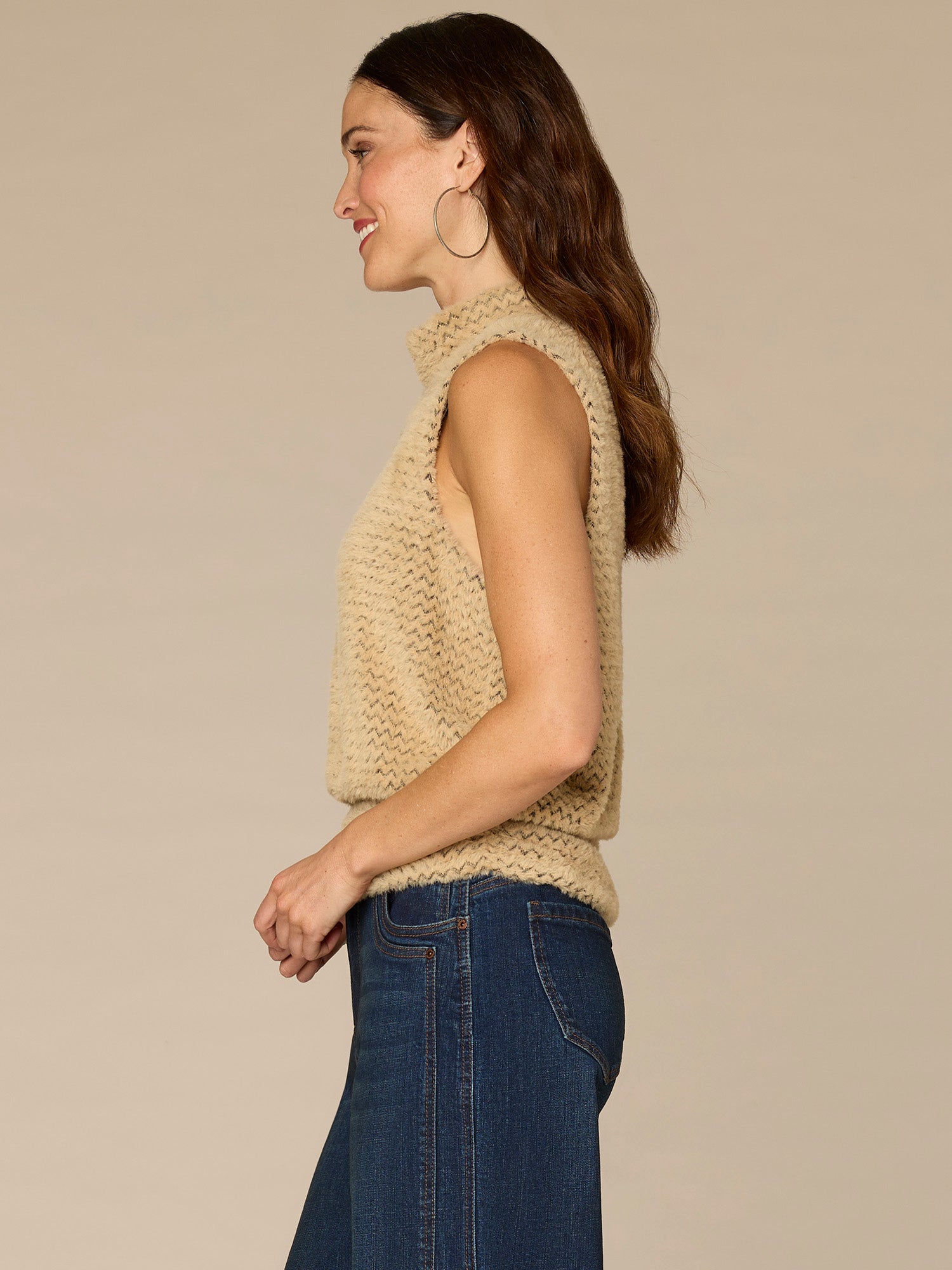 Sleeveless Turtle Neck Banded Ruched Hem Knit Top