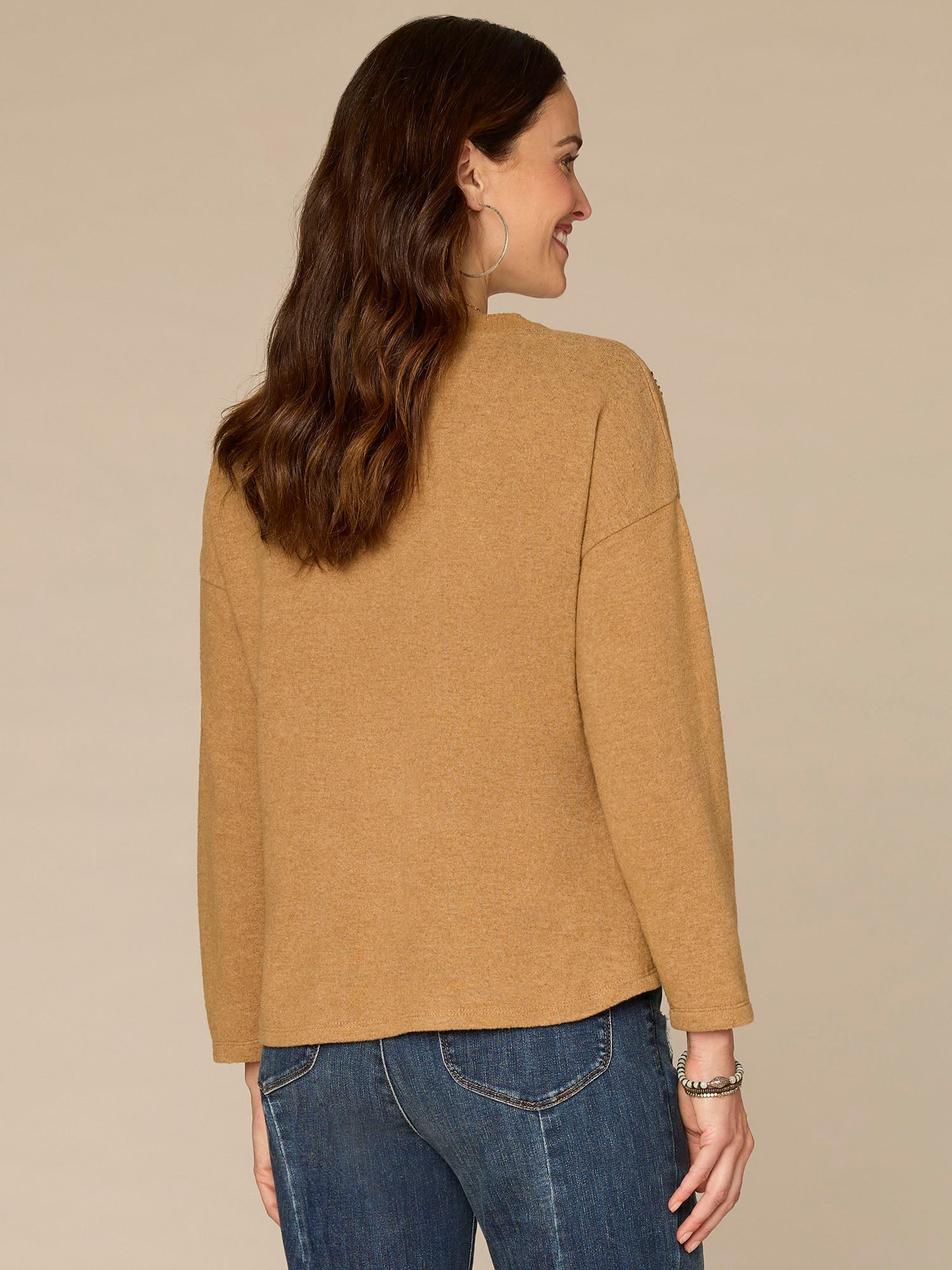 Long Sleeve V-Neck Knot Hem Knit Top with Beaded Floral Embroidery